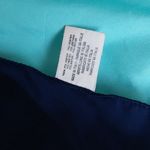 Beautiful Italian Silk Scarf Like New - Picture 4 of 6